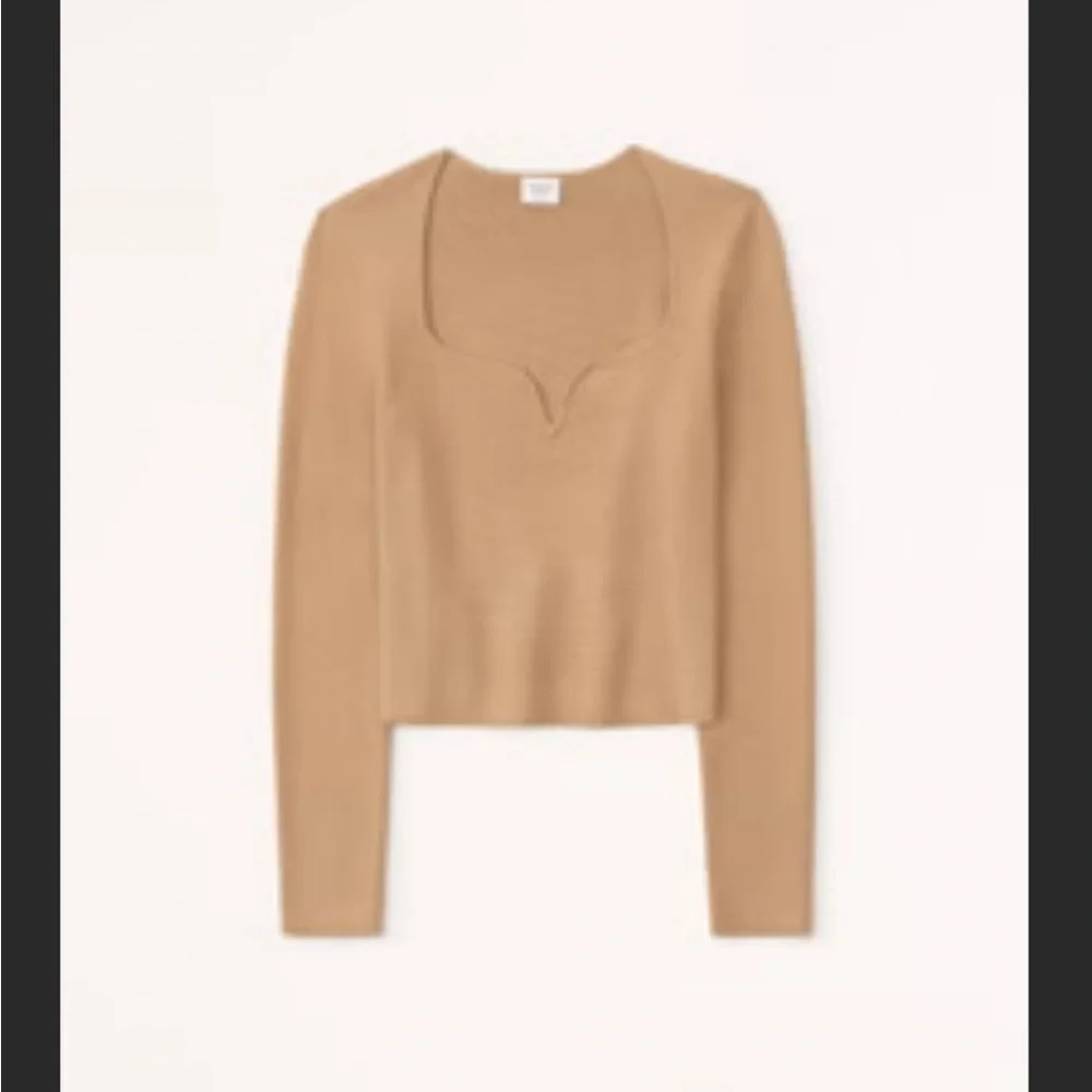 Abercrombie & Fitch
Sweetheart slim sweater top
Size Small - Picture 1 of 5